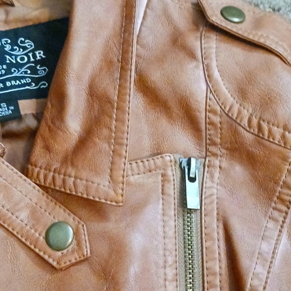 Jacket - Picture 4 of 9